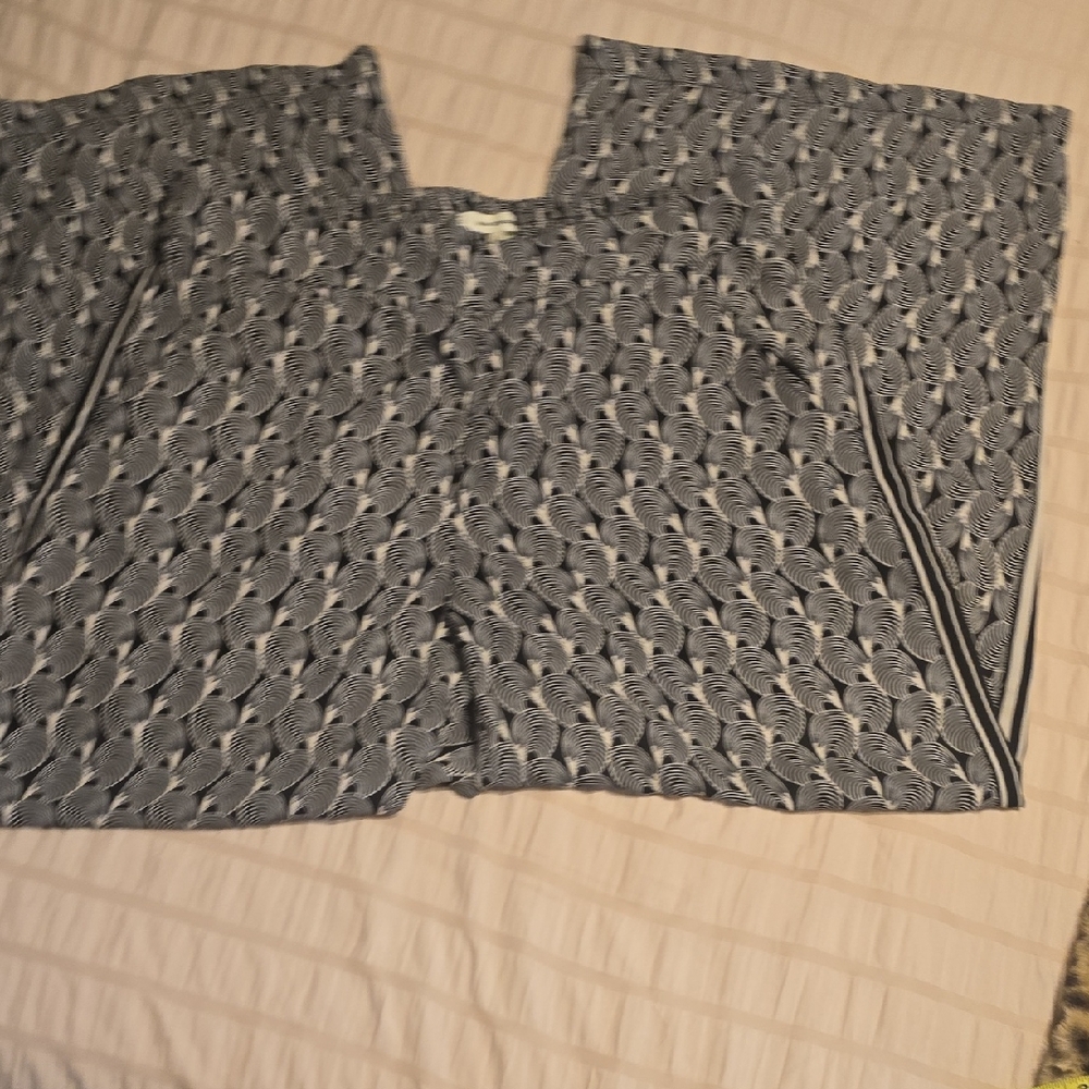 Max Studio Monochrome Swirl Pants